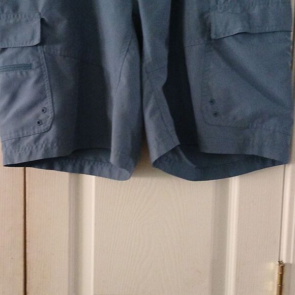 World Wide Sportsman teal cargo shorts Sz 36 EUC - Picture 2 of 5